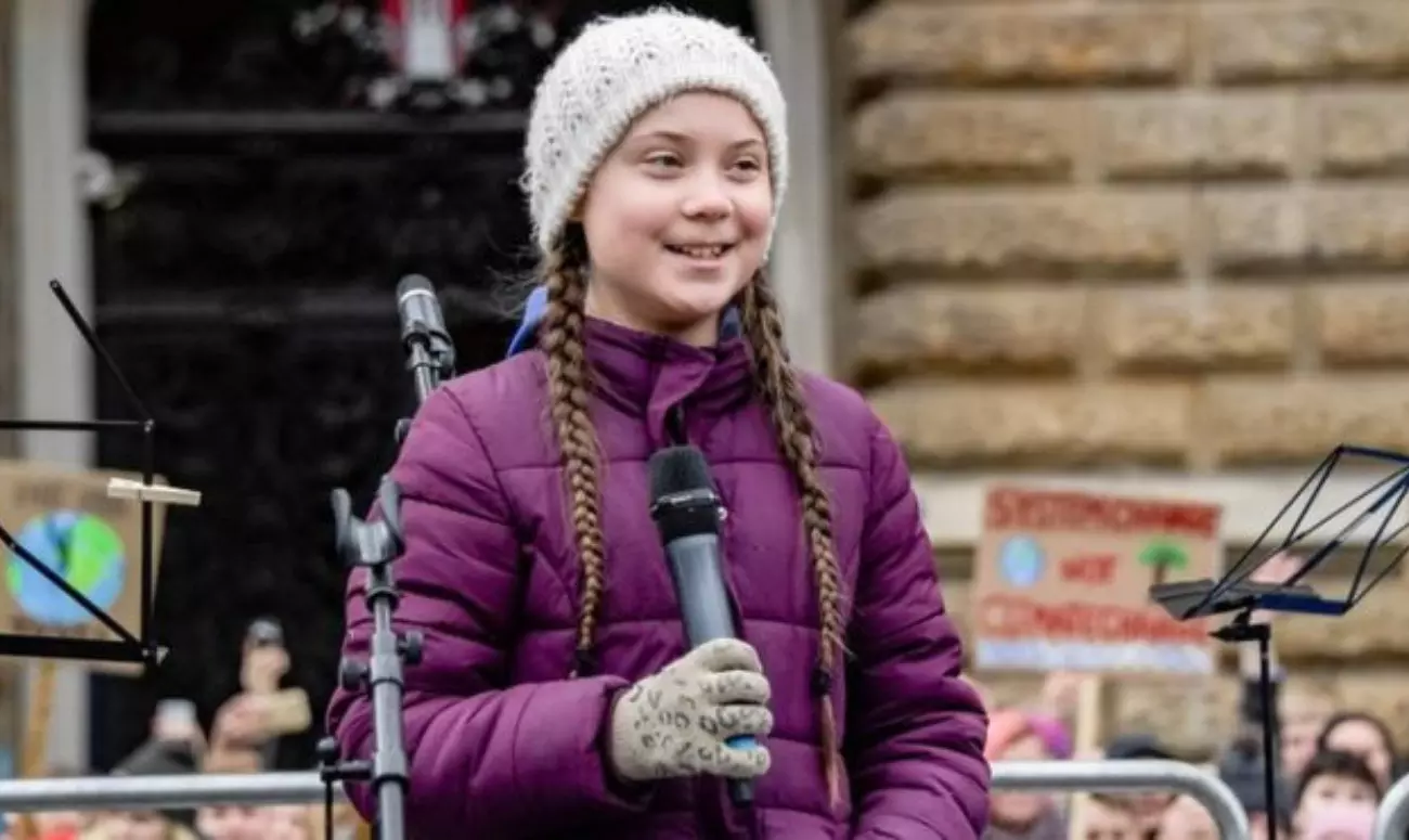 Greta Thunberg : लाखो  लोकांचं नेतृत्व करणारी 16 वर्षांची मुलगी